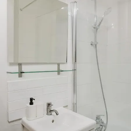 -two Bedroom La Madeleine (Nord)