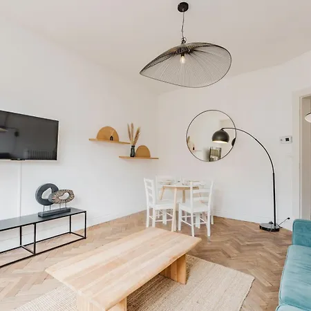 -two Bedroom Lägenhet *