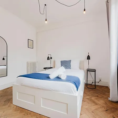 -two Bedroom Lägenhet La Madeleine (Nord)