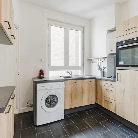 -two Bedroom * La Madeleine (Nord)